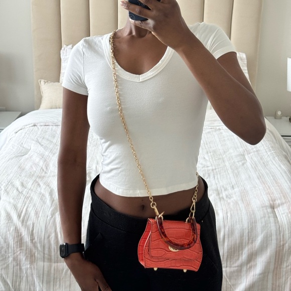 Orange Croc-Embossed Handbag with Resin Tortoise Handle & Removable Gold Chain - Picture 3 of 7